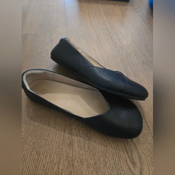 Xero Shoes Barefoot Phoenix Leather - Women's Dressy Flat - Picture 2 of 6